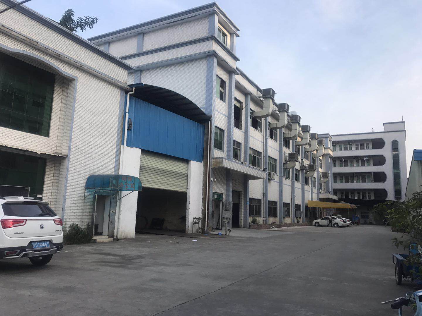 東莞寮步新出獨(dú)棟廠房租客分租二樓1450平方出租