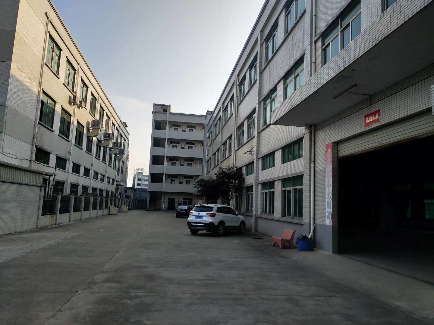 東莞石排原房東獨院標準廠房一樓2100平方出租