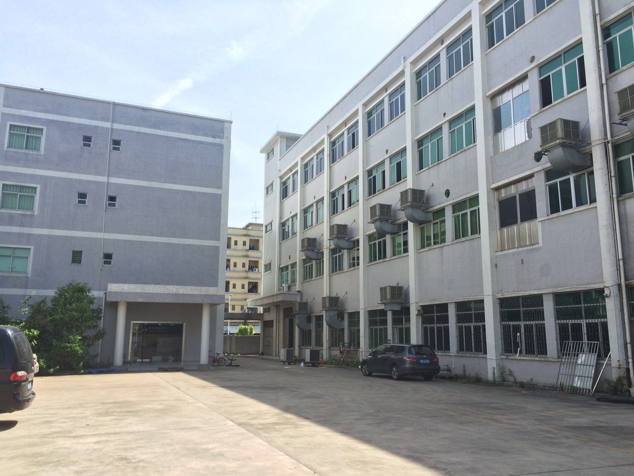東莞橫瀝新出獨(dú)院標(biāo)準(zhǔn)廠房分租一樓600平方廠房出租空地大