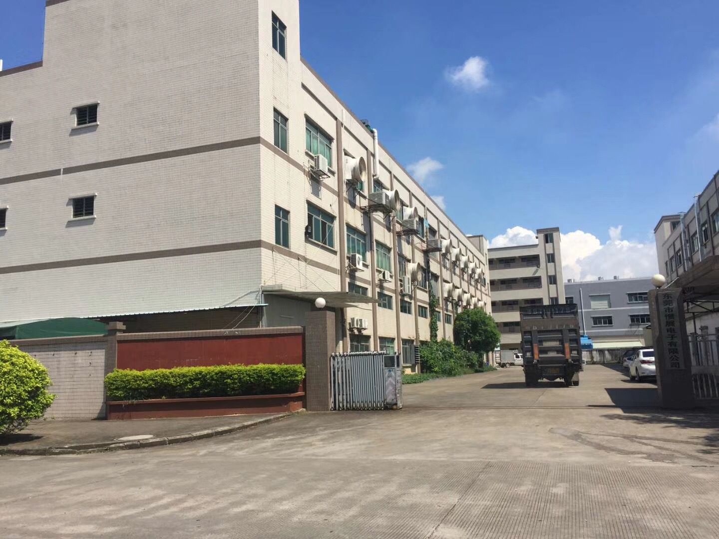 東莞橫瀝標(biāo)準(zhǔn)廠房分租二樓560平方廠房出租